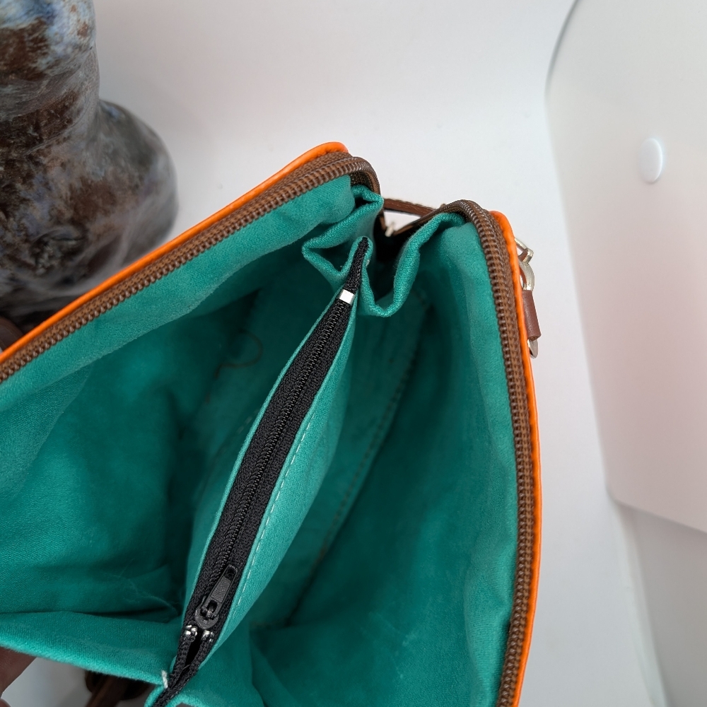 Vera Pelle Orange Crossbody Bag - Picture 10 of 15